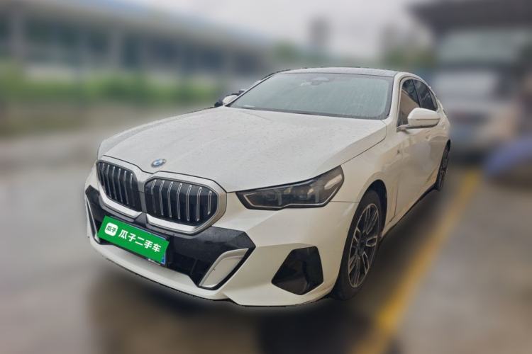 Used BMW 5 Series 2024 530Li Leading Model M Sport Package Guazi used car, China used car export, Used car for sale, Used cars, Cheapest cars for sale