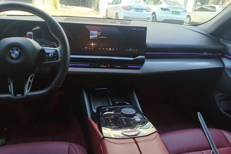 Used BMW 5 Series 2024 525Li M Sport Package Audio And AC Panel