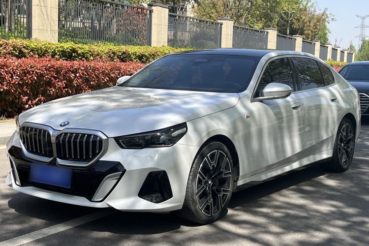 Used BMW 5 Series 2024 530Li Luxury Edition M Sport Package Guazi used car, China used car export, Used car for sale, Used cars, Cheapest cars for sale