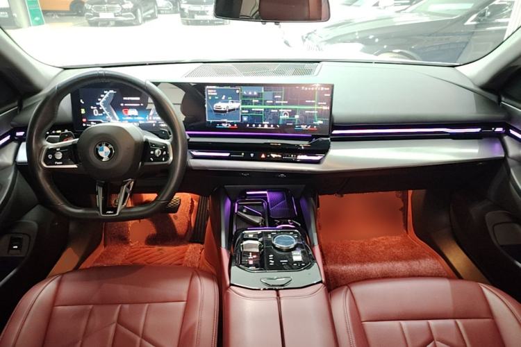 Used BMW 5 Series 2024 525Li M Sport Package Center Console