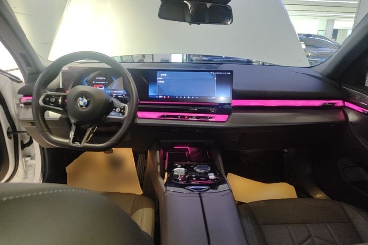 Used BMW 5 Series 2024 530Li Leading Model M Sport Package Center Console