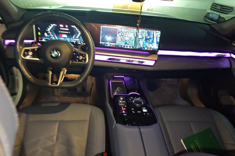 Used BMW 5 Series 2024 530Li Luxury Edition M Sport Package Center Console