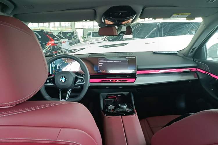 Used BMW 5 Series 2024 530Li xDrive M Sport Package Center Console