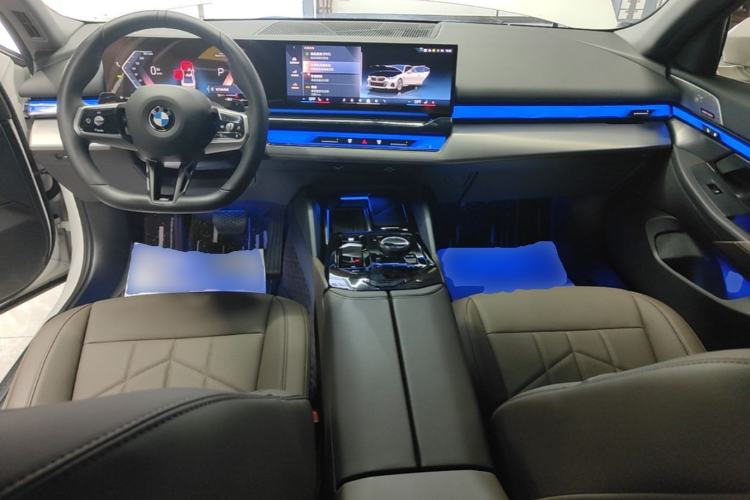 Used BMW 5 Series 2024 530Li Leading Model M Sport Package Center Console