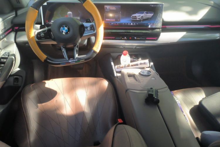 Used BMW 5 Series 2024 525Li M Sport Package Center Console
