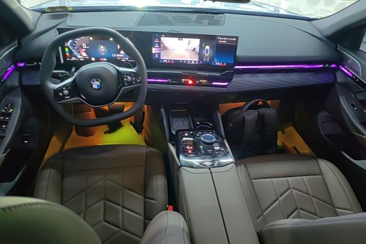 Used BMW 5 Series 2024 525Li Luxury Package Center Console