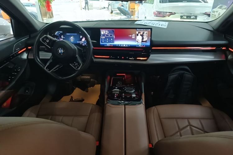 Used BMW 5 Series 2024 525Li M Sport Package Center Console