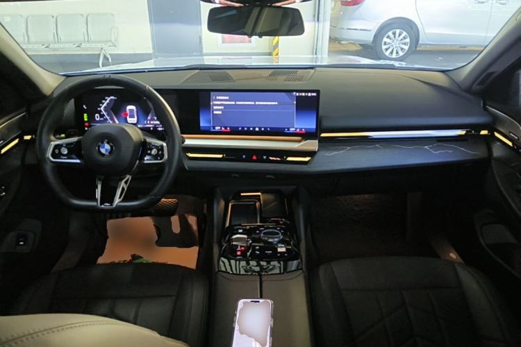 Used BMW 5 Series 2024 525Li M Sport Package Center Console