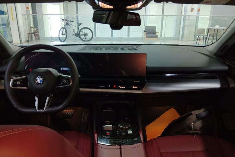Used BMW 5 Series 2024 525Li M Sport Package Center Console