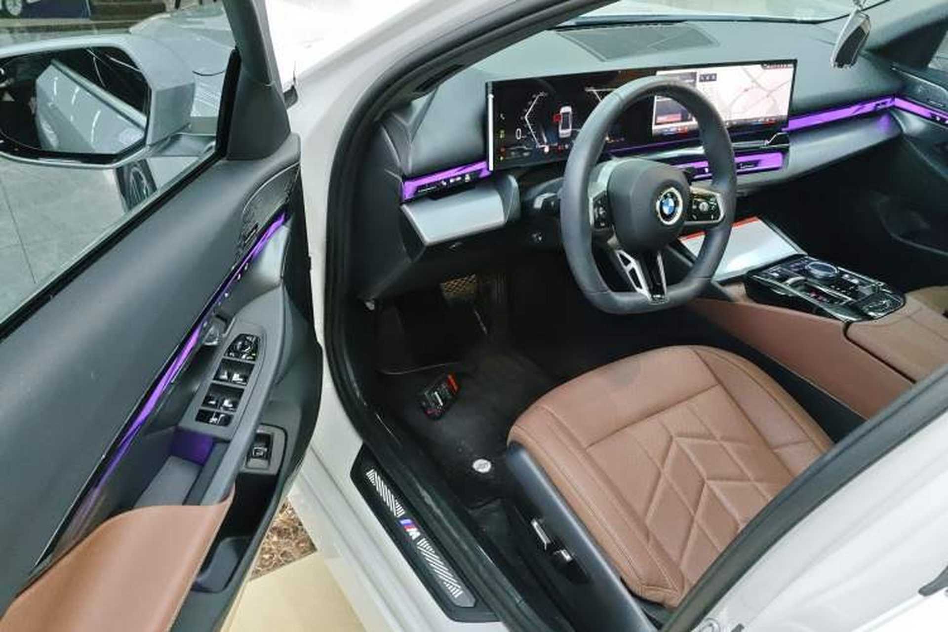 Used BMW 5 Series 2024 530Li xDrive M Sport Package Driver Seat