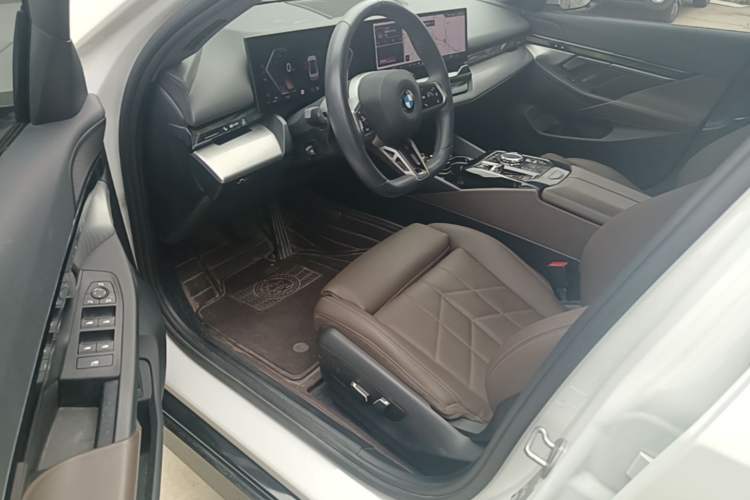 Used BMW 5 Series 2024 525i M Sport Package Driver Seat