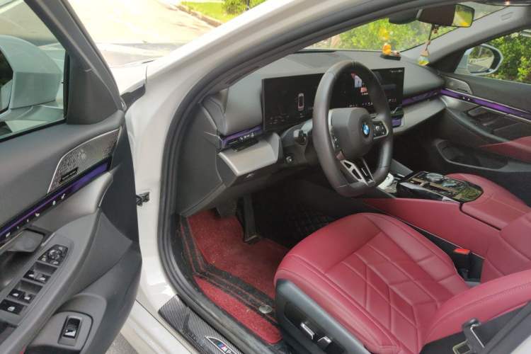 Used BMW 5 Series 2024 525Li M Sport Package Driver Seat