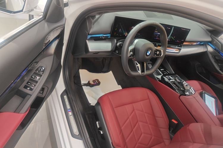 Used BMW 5 Series 2024 530Li Leading Model M Sport Package Driver Seat