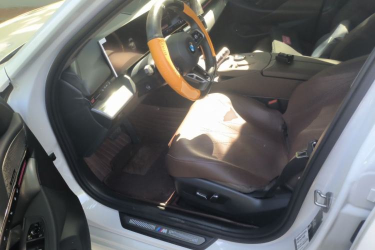 Used BMW 5 Series 2024 525Li M Sport Package Driver Seat