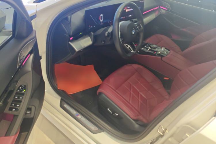 Used BMW 5 Series 2024 525Li M Sport Package Driver Seat