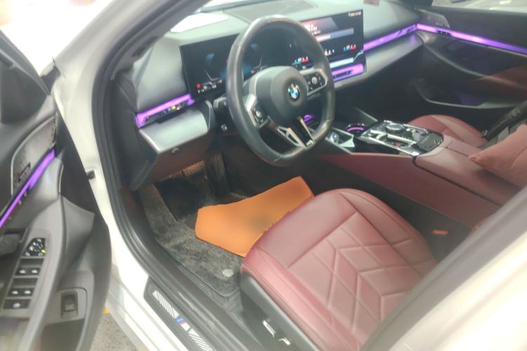 Used BMW 5 Series 2024 530Li Leading Model M Sport Package Driver Seat