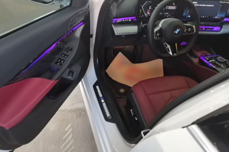 Used BMW 5 Series 2024 525Li M Sport Package Driver Seat