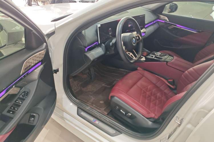 Used BMW 5 Series 2024 530Li Luxury Edition M Sport Package Driver Seat