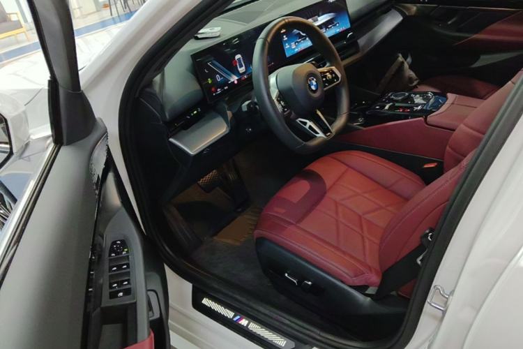 Used BMW 5 Series 2024 525Li M Sport Package Driver Seat