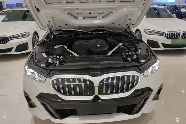 Used BMW 5 Series 2024 530Li Leading Model M Sport Package Engine Bay