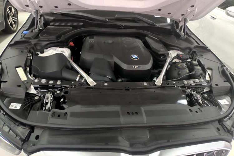 Used BMW 5 Series 2024 525Li Luxury Package Engine Bay