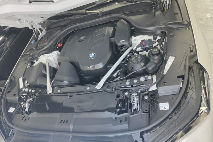 Used BMW 5 Series 2024 530Li Leading Model M Sport Package Engine Bay