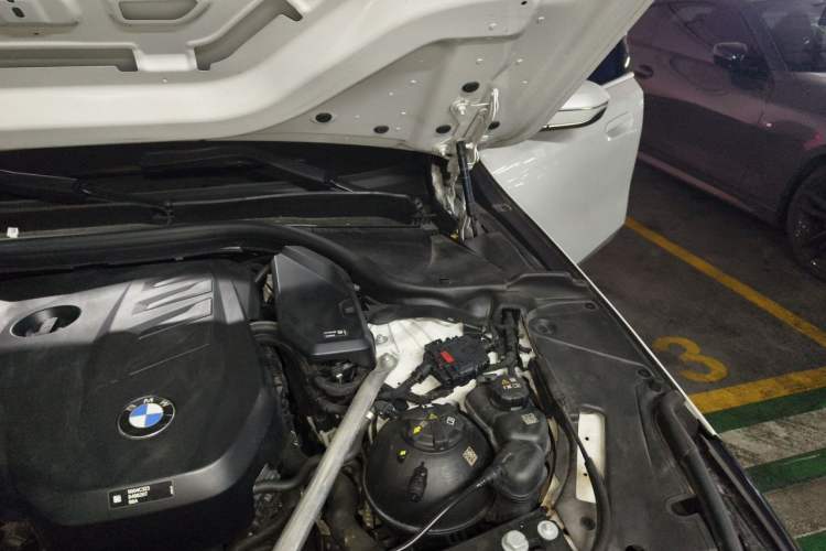 Used BMW 5 Series 2024 530Li Leading Model M Sport Package Engine Bay Left