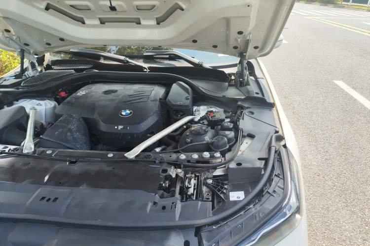 Used BMW 5 Series 2024 530Li Luxury Package Premium Edition Engine Bay Left