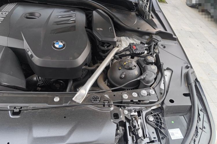 Used BMW 5 Series 2024 525i M Sport Package Engine Bay Left
