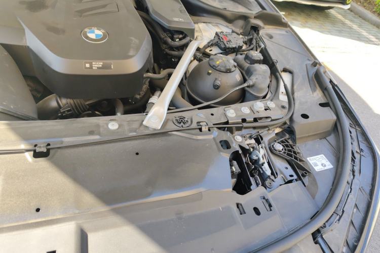Used BMW 5 Series 2024 525Li Luxury Package Engine Bay Left