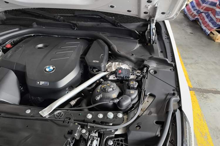 Used BMW 5 Series 2024 530Li Luxury Edition M Sport Package Engine Bay Left