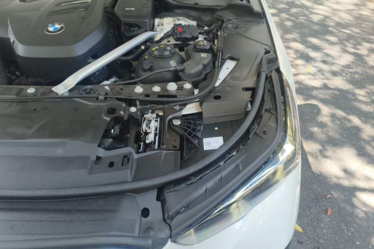 Used BMW 5 Series 2024 525i M Sport Package Engine Bay Left