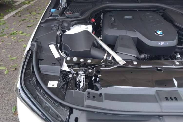Used BMW 5 Series 2024 530Li Luxury Package Premium Edition Engine Bay Right
