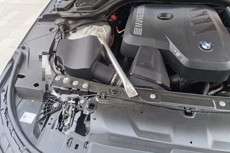 Used BMW 5 Series 2024 525i M Sport Package Engine Bay Right