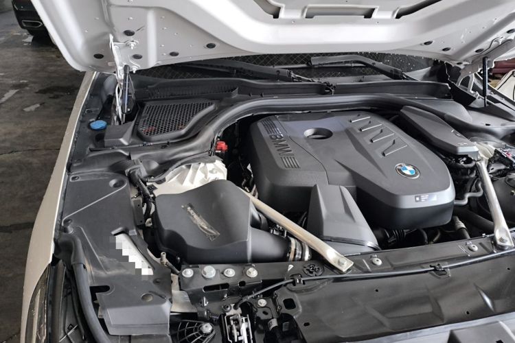 Used BMW 5 Series 2024 530Li Luxury Edition M Sport Package Engine Bay Right