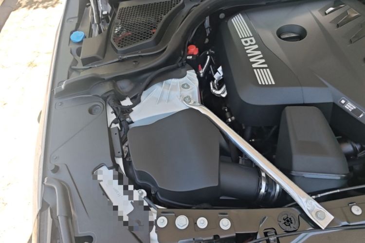 Used BMW 5 Series 2024 525i M Sport Package Engine Bay Right