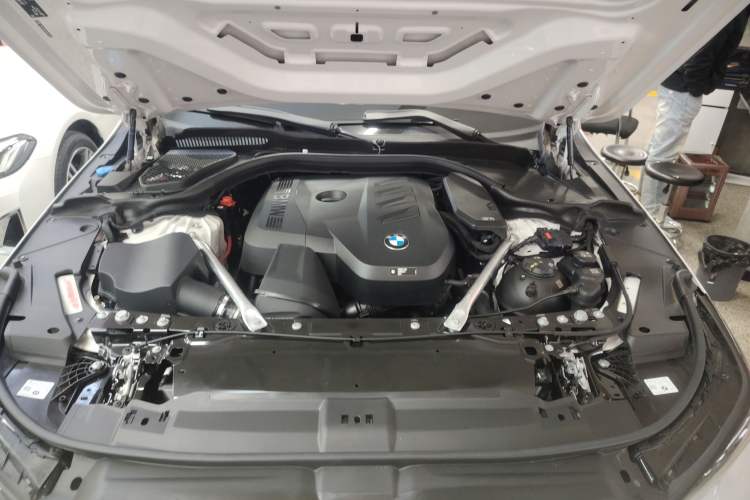 Used BMW 5 Series 2024 530Li Leading Model M Sport Package Engine Bay