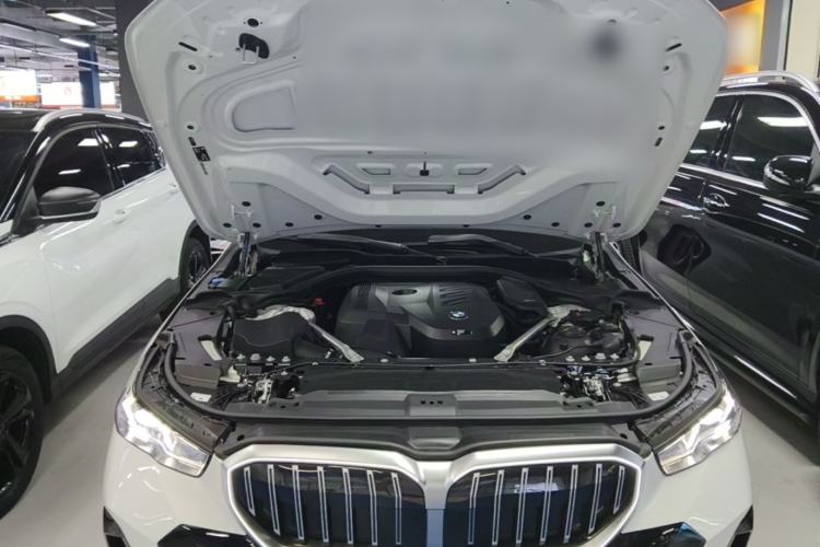 Used BMW 5 Series 2024 525Li M Sport Package Engine Bay