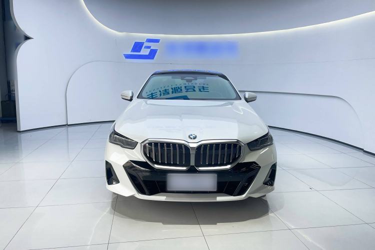 Used BMW 5 Series 2024 525i M Sport Package Exterior 1