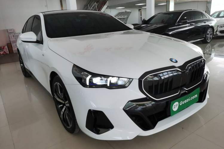 Used BMW 5 Series 2024 530i Luxury Edition M Sport Package Exterior 1