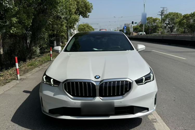 Used BMW 5 Series 2024 525Li Luxury Package Exterior 1