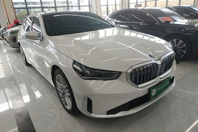 Used BMW 5 Series 2024 525Li Luxury Package Exterior 1