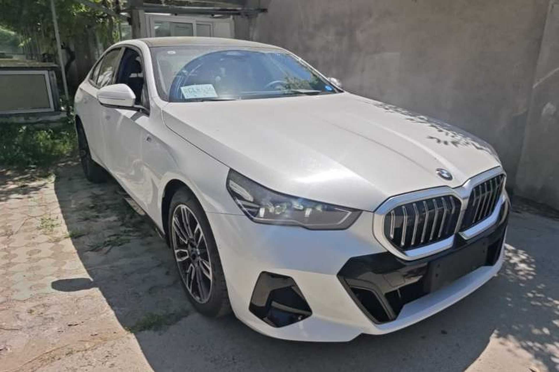 Used BMW 5 Series 2024 525i M Sport Package Exterior 1