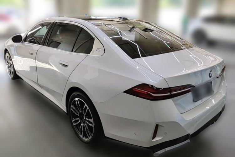 Used BMW 5 Series 2024 530Li Leading Model M Sport Package Exterior 2