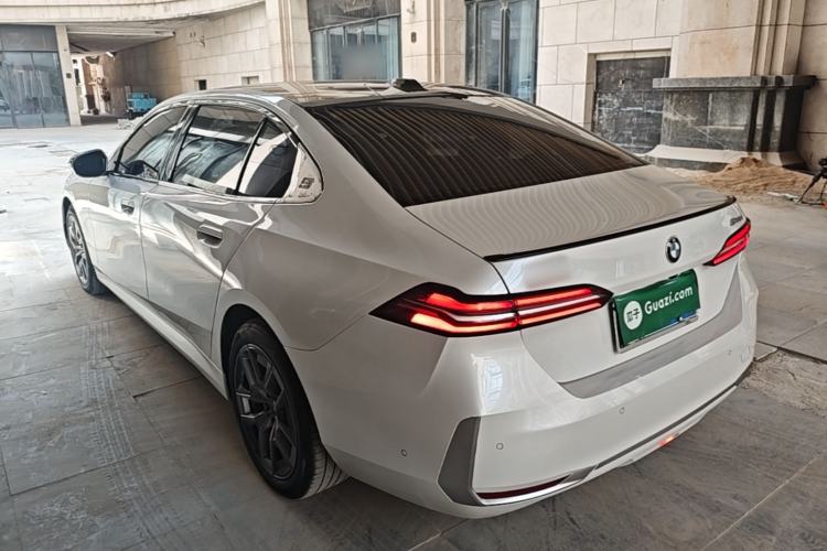 Used BMW 5 Series 2024 530Li Leading Luxury Package Exterior 2