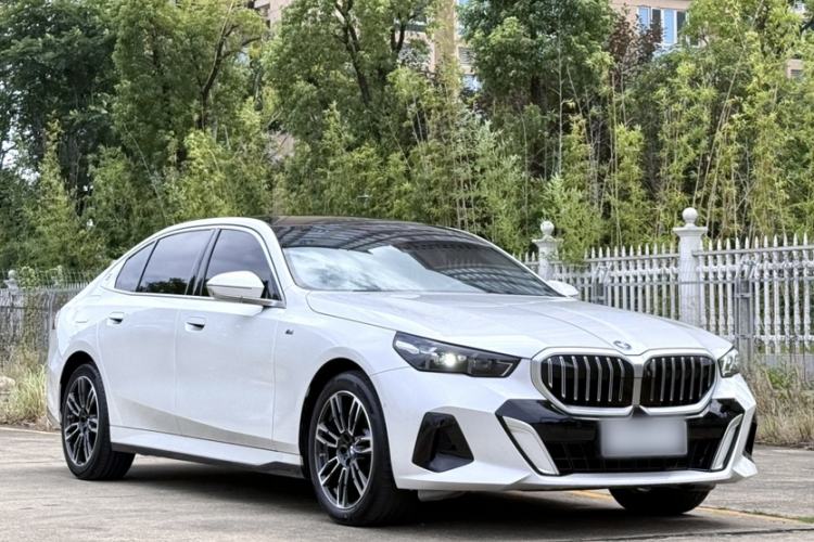 Used BMW 5 Series 2024 530Li Leading Model M Sport Package Exterior 3