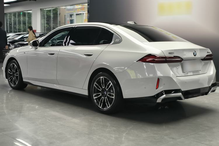 Used BMW 5 Series 2024 530Li Leading Model M Sport Package Exterior 4