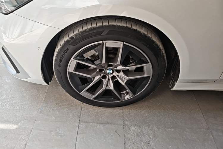 Used BMW 5 Series 2024 530Li Leading Luxury Package Exterior 4