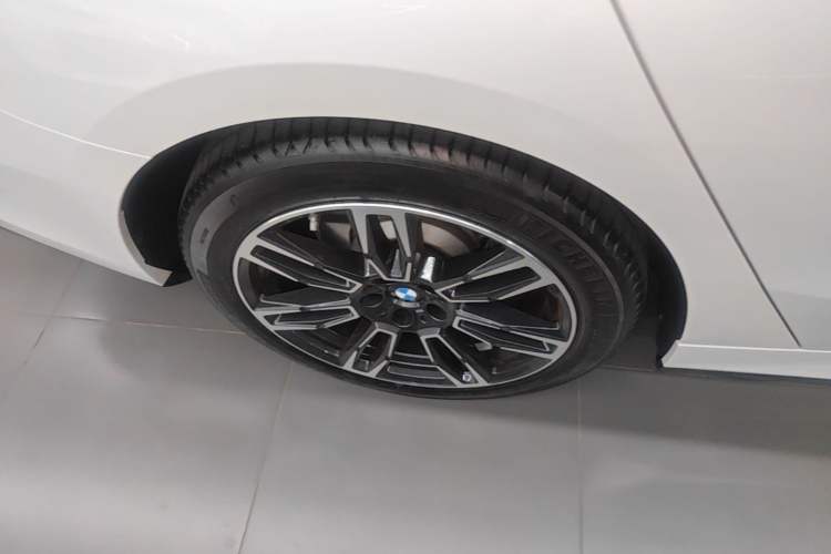 Used BMW 5 Series 2024 530Li Leading Model M Sport Package Exterior 5