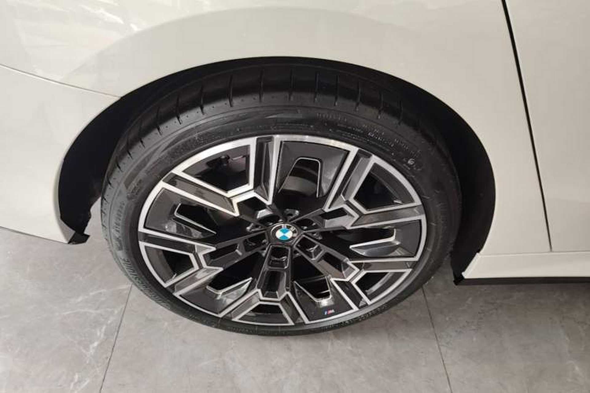 Used BMW 5 Series 2024 530Li Luxury Edition M Sport Package Exterior 5